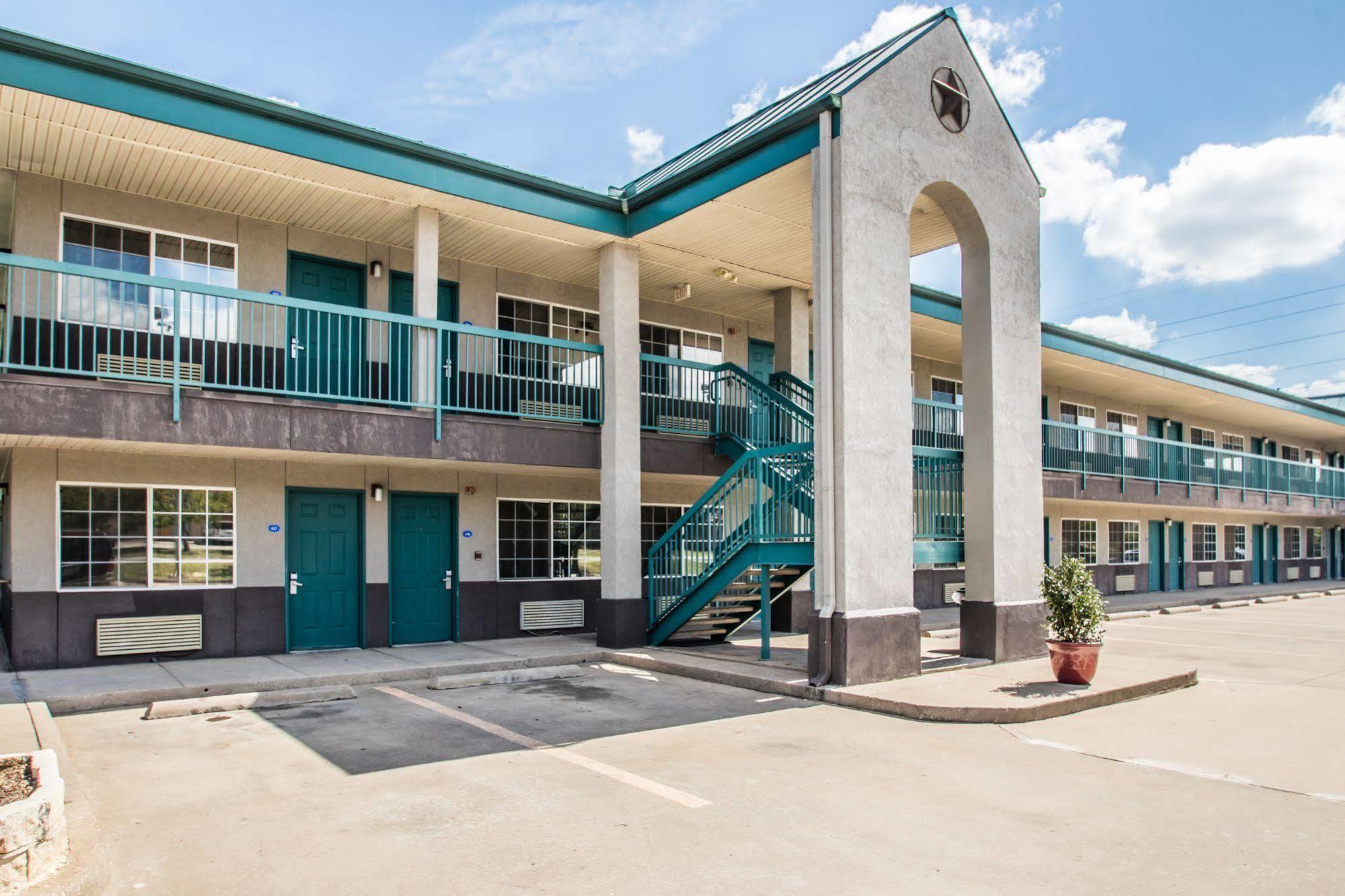 Americas Best Value Inn Форт Уорт Екстериор снимка