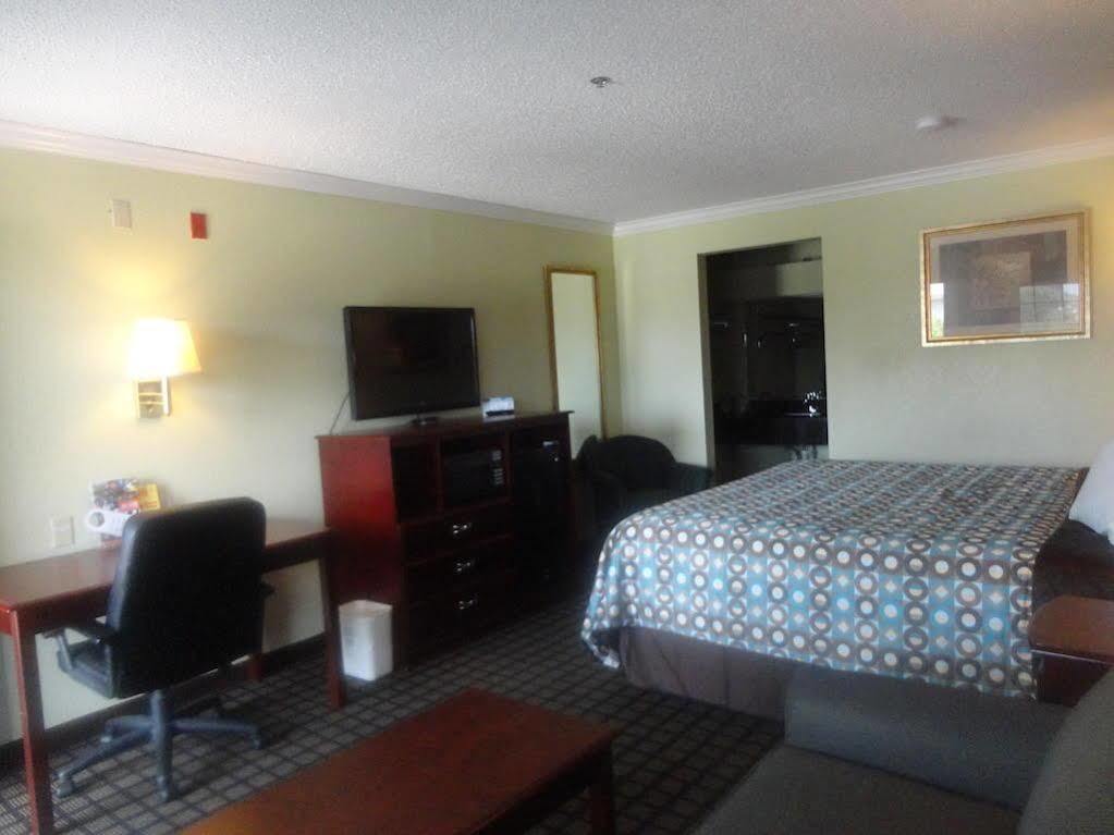 Americas Best Value Inn Форт Уорт Екстериор снимка